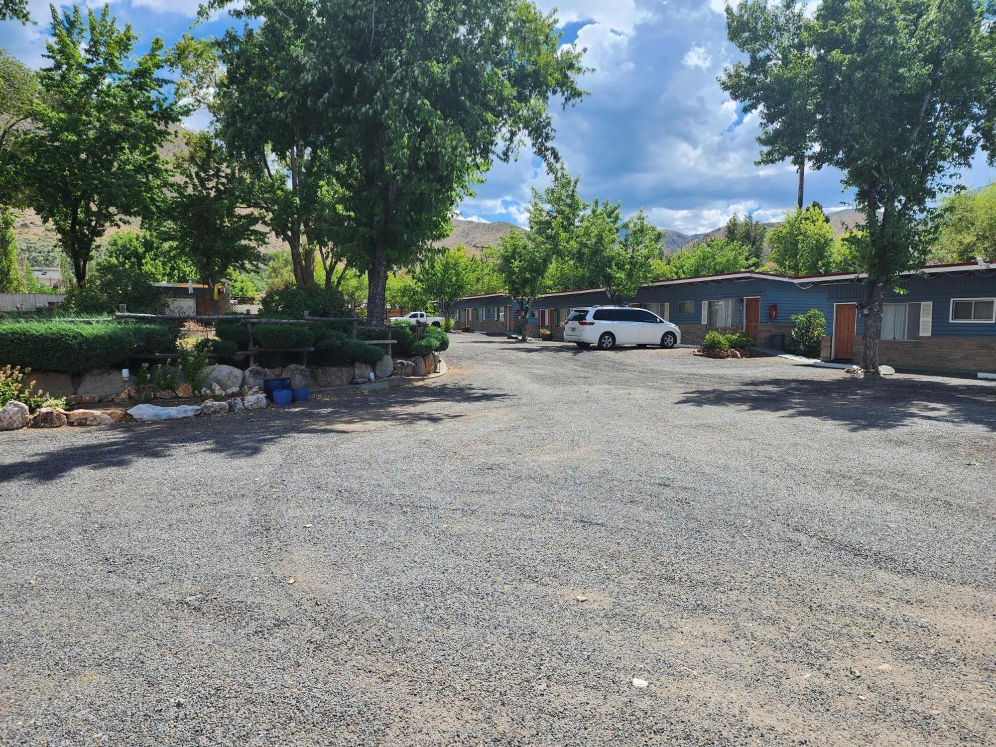 Toiyabe Motel Walker Eksteriør billede