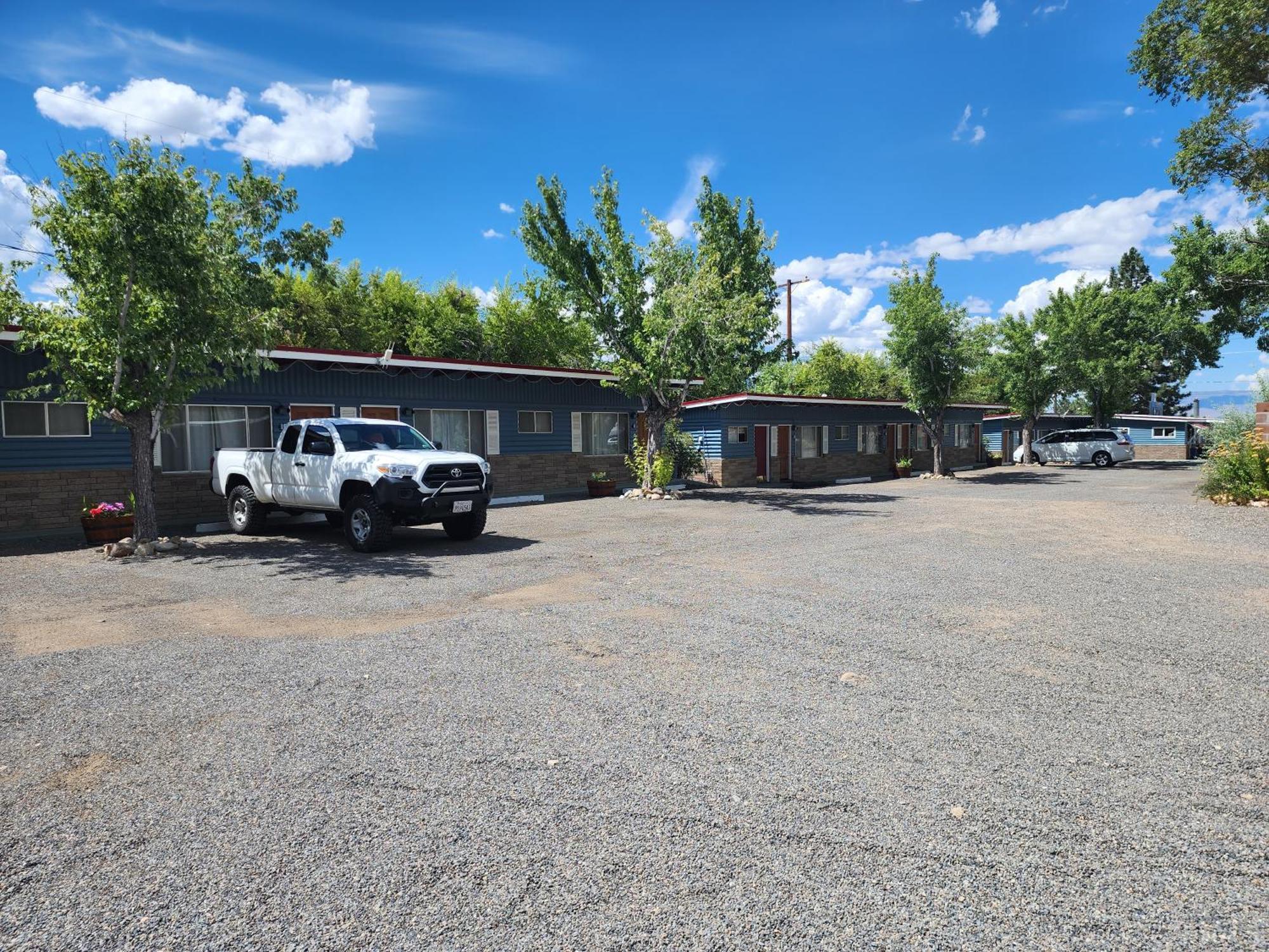 Toiyabe Motel Walker Eksteriør billede