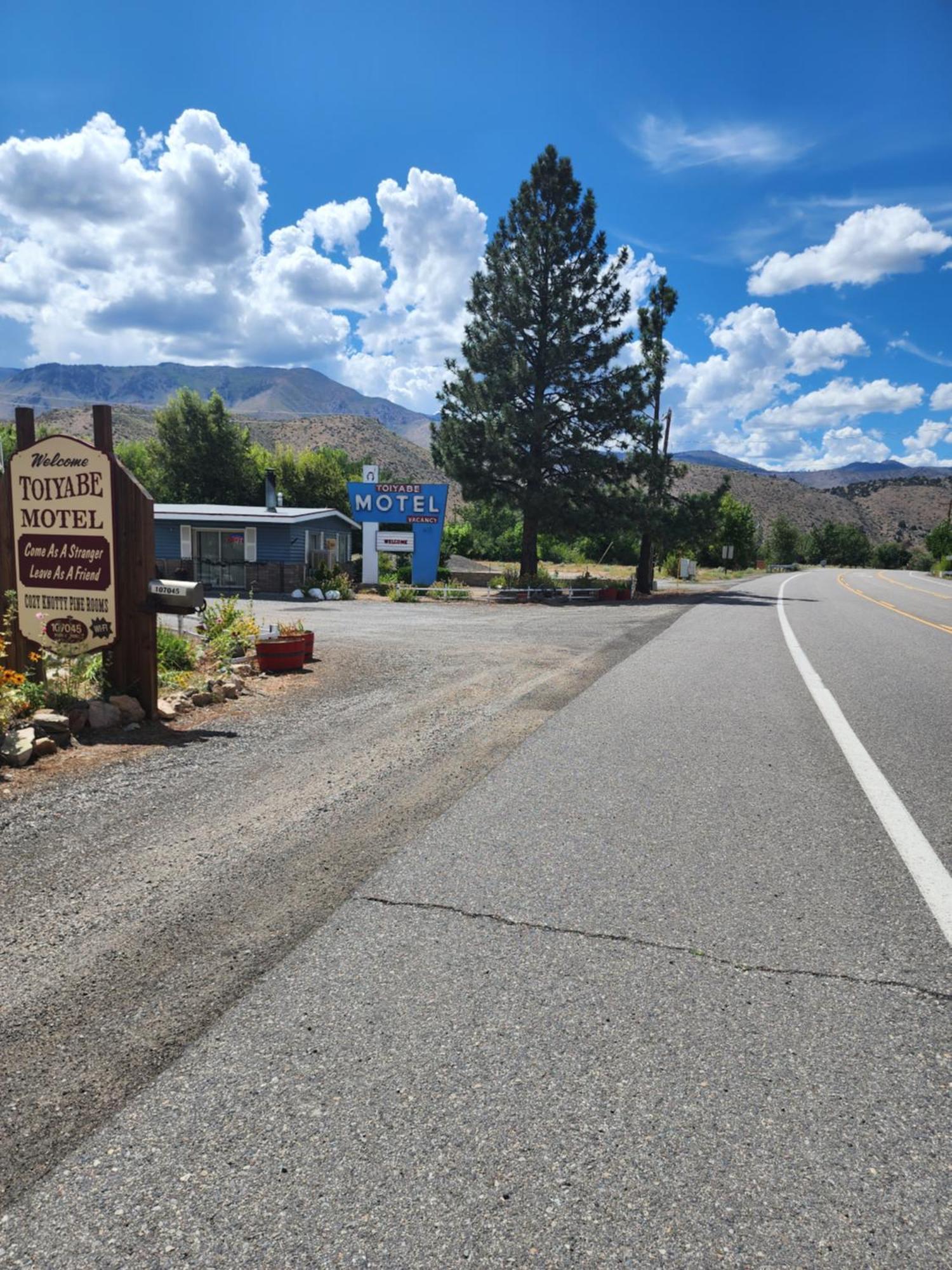Toiyabe Motel Walker Eksteriør billede