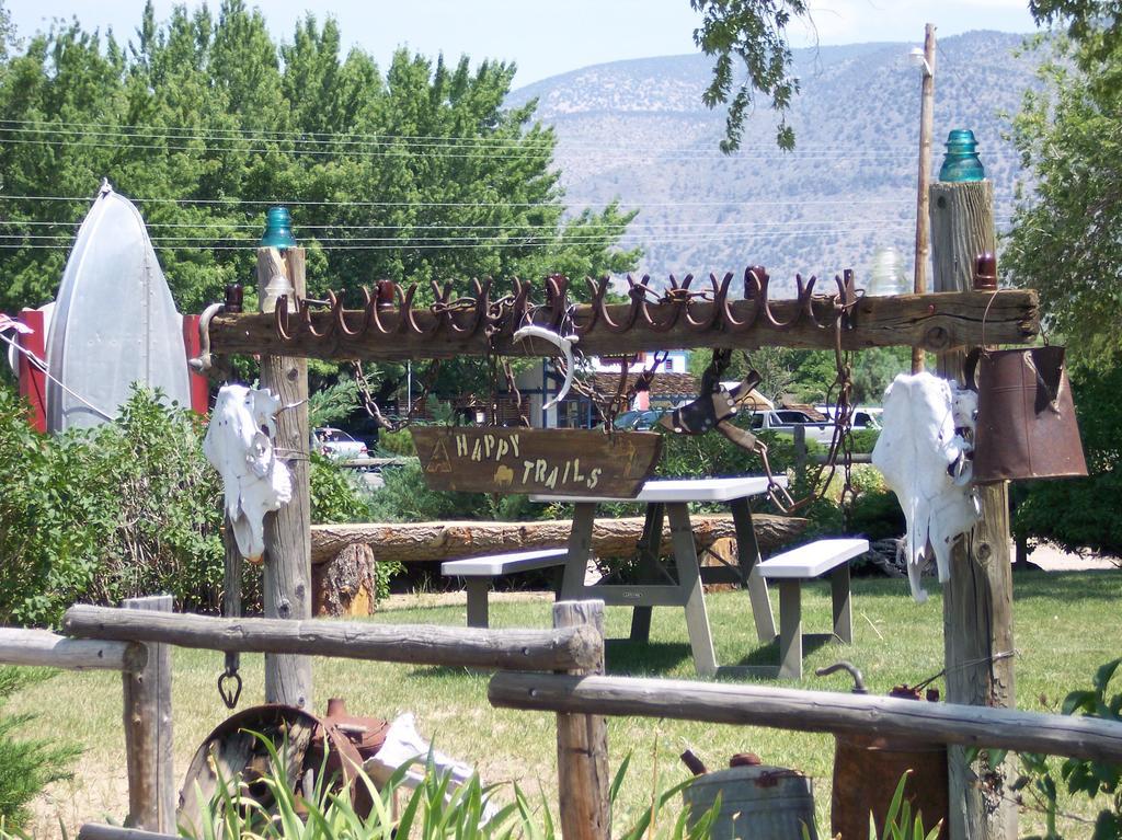 Toiyabe Motel Walker Eksteriør billede