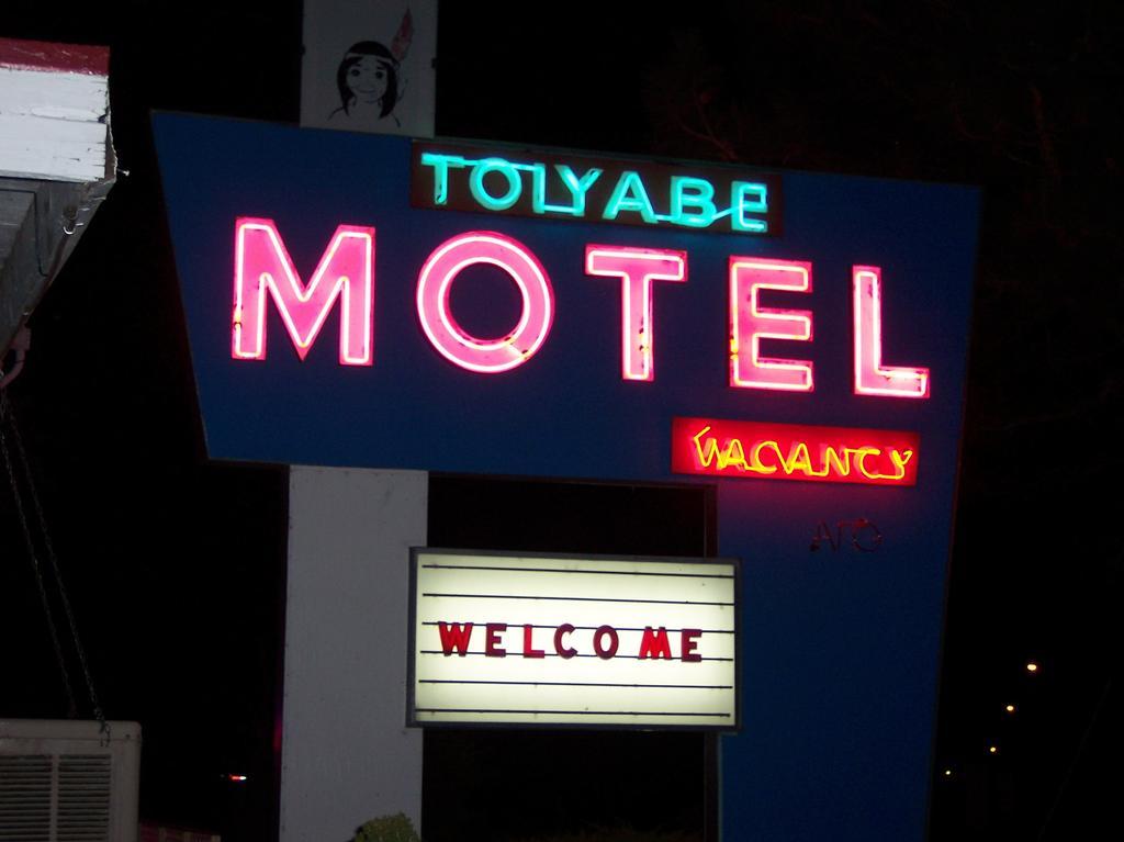 Toiyabe Motel Walker Eksteriør billede